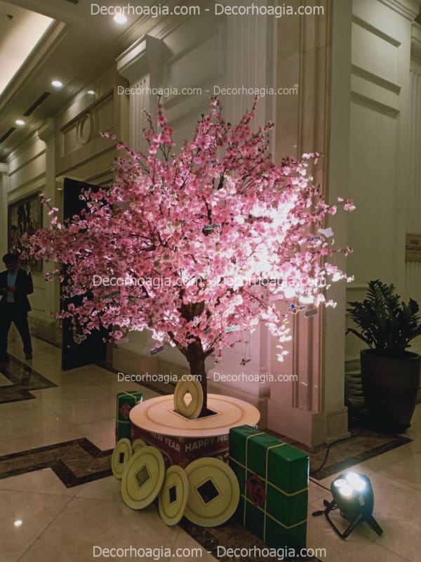 trang trí cây hoa anh đào giả tết