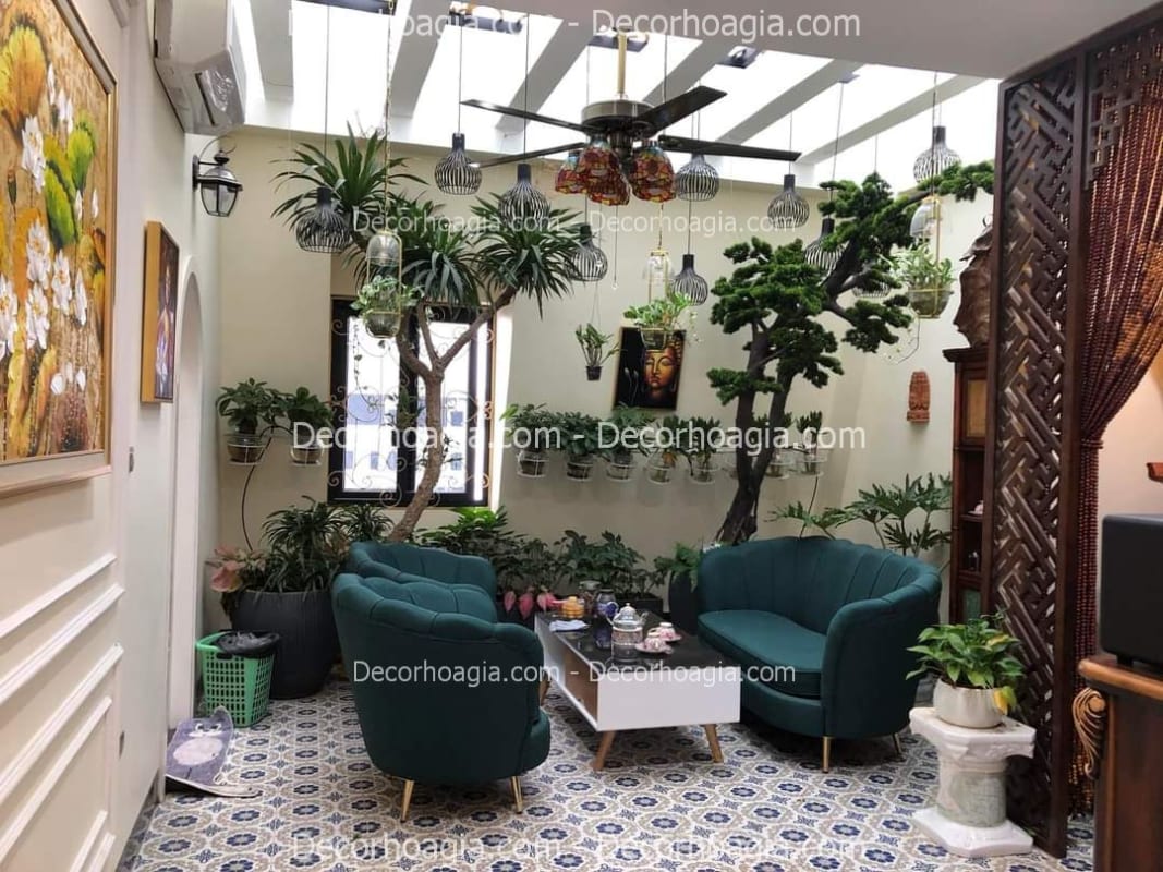 cây tùng giả trang trí phòng khách