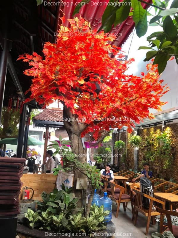 Cây cổ thụ giả