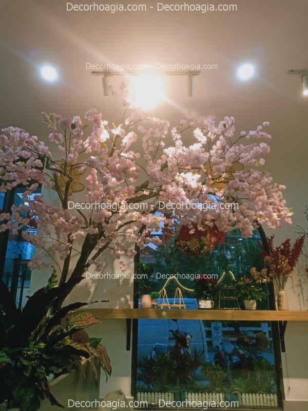 Cây hoa anh đào giả trang trí phòng khách