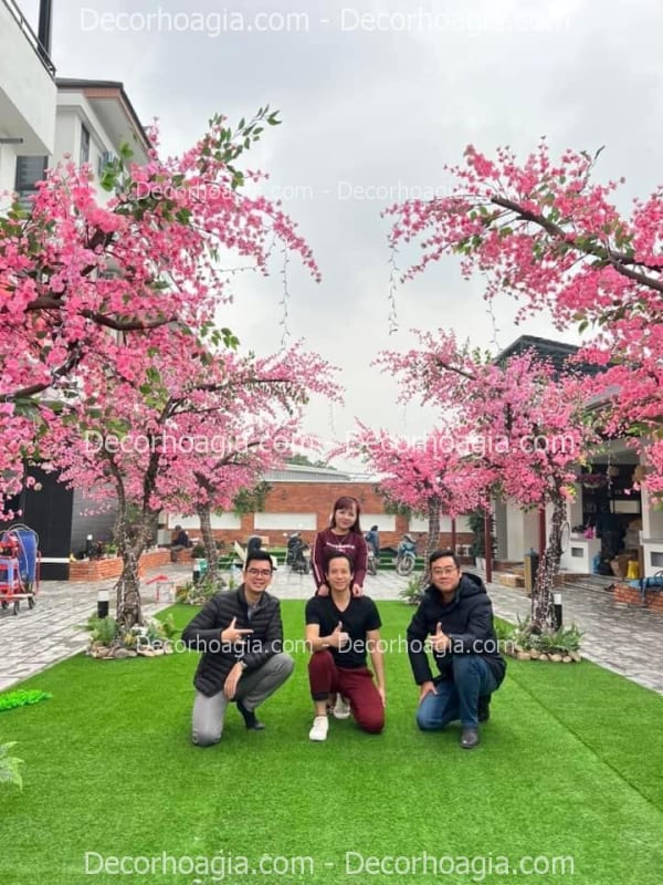 Cây hoa giả trang trí nhà hàng