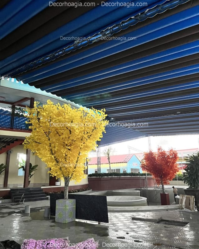 Cây lá vàng giả trang trí cafe cá koi