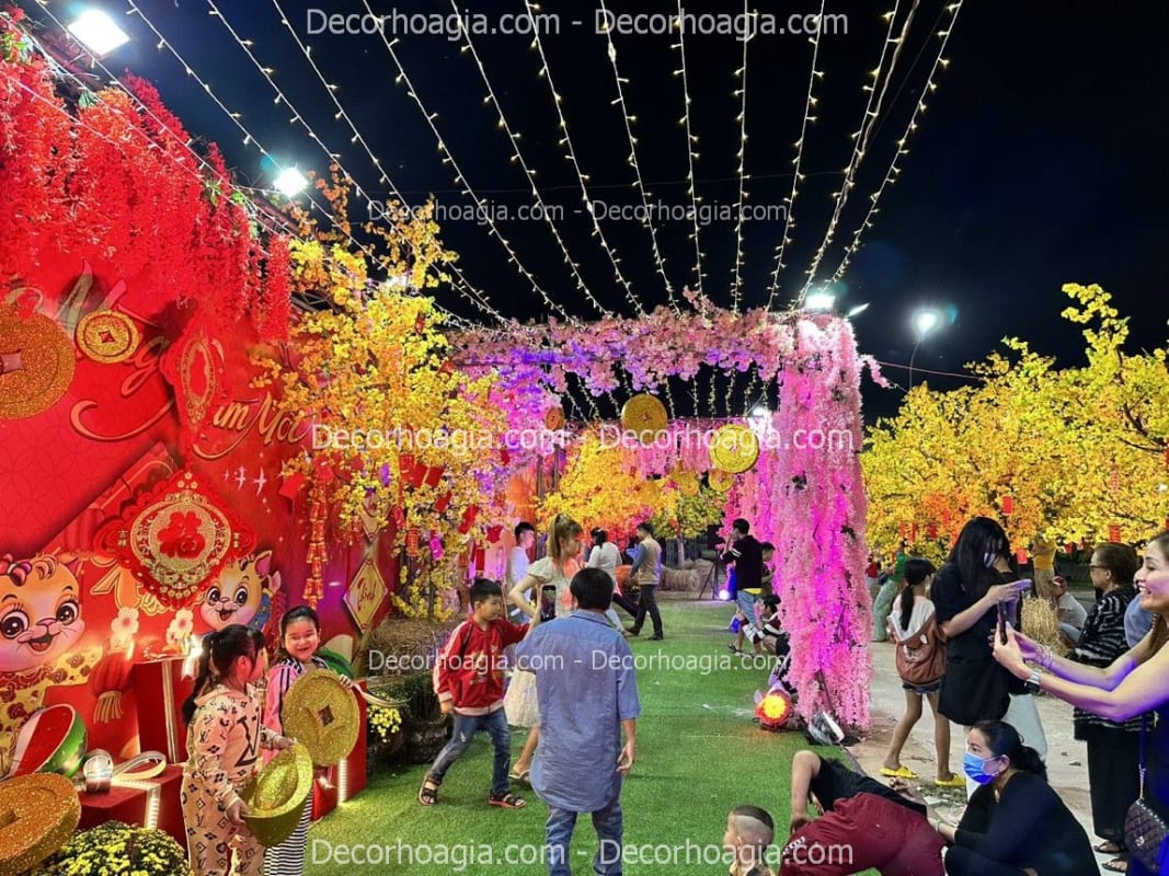 Thi công cây giả sự kiện
